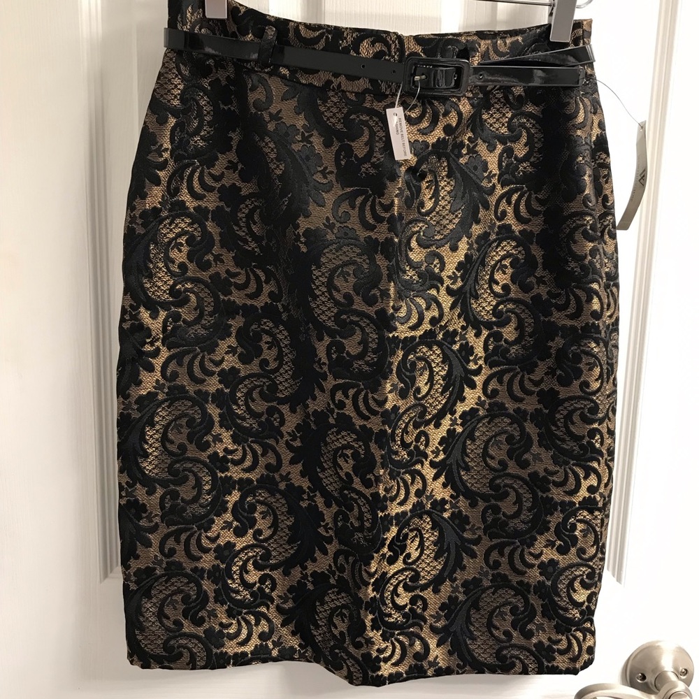 NWT Women’s woven Jacquard skirt size 6 holidays